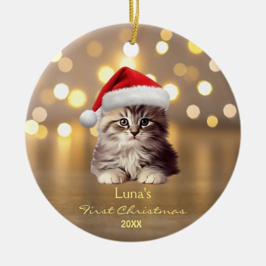 キュートメーンクーンキャットサンタハットパーソナライズされた金ゴールド セラミックオーナメント (正面)