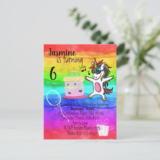 キュートユニコーンウォーターカラーレインボー誕生日 インビテーションポストカード (スタンド正面)