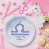 キュートライブラサインカスタムパープルバースデーパーティー ペーパープレート (パーティー)