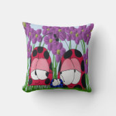 キュートラディバグファミリーイラストレーション クッション (正面)