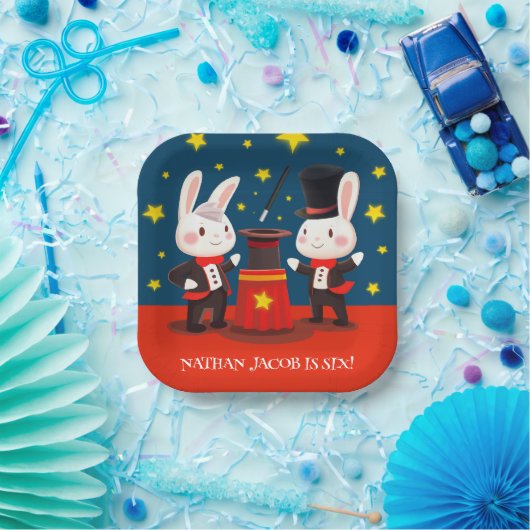 キュートラビットマジシャンオンステージマジカル誕生日 ペーパープレート (パーティー)