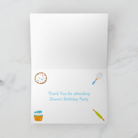 キュートレッドヘアボーイベーキング誕生日パーティー サンキューカード (内部)