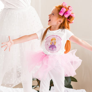 キュートレッドヘッドプリンセスカスタムバースデーパーティーガールズ トドラーTシャツ