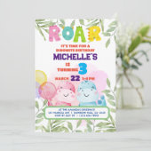 キュート恐竜子供の誕生日ディノシャルボードボーイ 招待状 (スタンド正面)