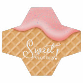 キュート甘い勝利アイスクリームコーンがピンク振り サッカーボール (フラット)