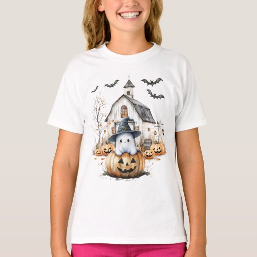 キュート白とオレンジの幽霊と秋の納屋 Tシャツ (正面)
