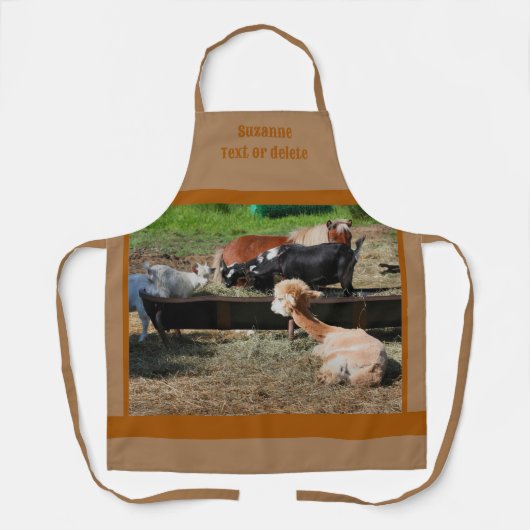 キュート納屋周囲の庭ファームアニマルブレックファーストパーソナライズされた エプロン (正面)