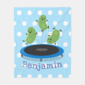 キュート豆ジャンプのトランポリン漫画イラストレーション フリースブランケット (正面)