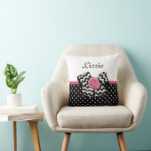 キュート黒ドットピンクローズシェブロン弓と名前 クッション (椅子)