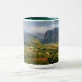 キューバの渓谷のパノラマ風景 マグカップ (中央)