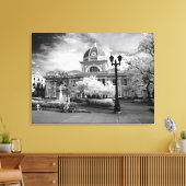 キューバのCienfuegosのInfra Red of Parliament キャンバスプリント (インサイチュ (リビング))