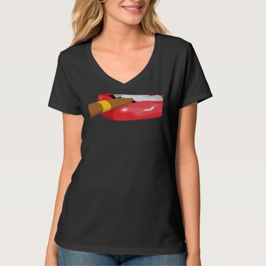 キューバンシガーを吸う炎上した唇のグラフィック Tシャツ (正面)