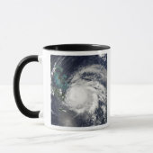 キューバ上空のハリケーンIke、ヒスパニオーラ マグカップ (左)