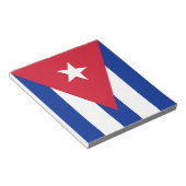 キューバ国旗を掲げたメモ帳 ノートパッド (アングル)