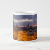 キューバ、ハバナ、夕日の町並み ジャンボコーヒーマグカップ (正面)