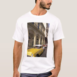 キューバ ハバナ 1950年代のカラフルなシボレー Tシャツ