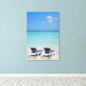 キューバ、バラデロ。砂とビーチの椅子 キャンバスプリント (インサイチュ (ウッドフロア))