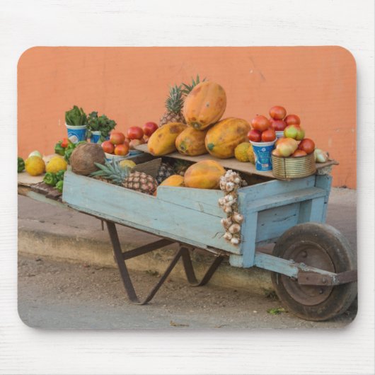 キューバ，果物と野菜の荷車 マウスパッド (正面)