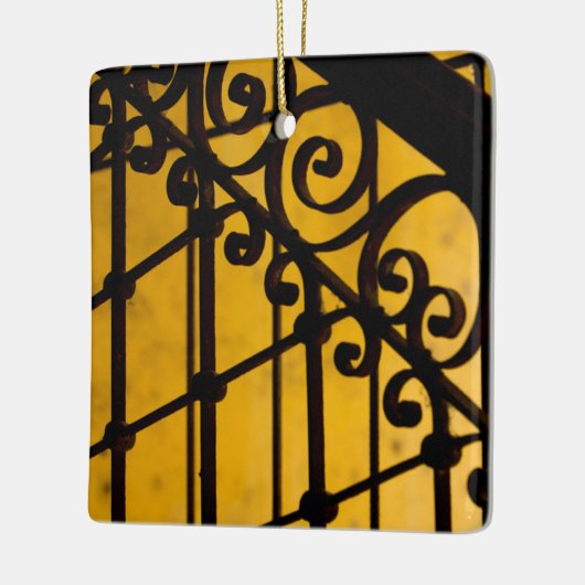 キューバ,黄色の鉄門模様 セラミックオーナメント (左)