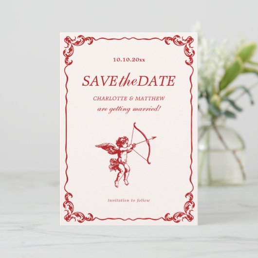 キューピッドの矢印レッドヴィンテージウェディング日付を保存 招待状 (スタンド正面)
