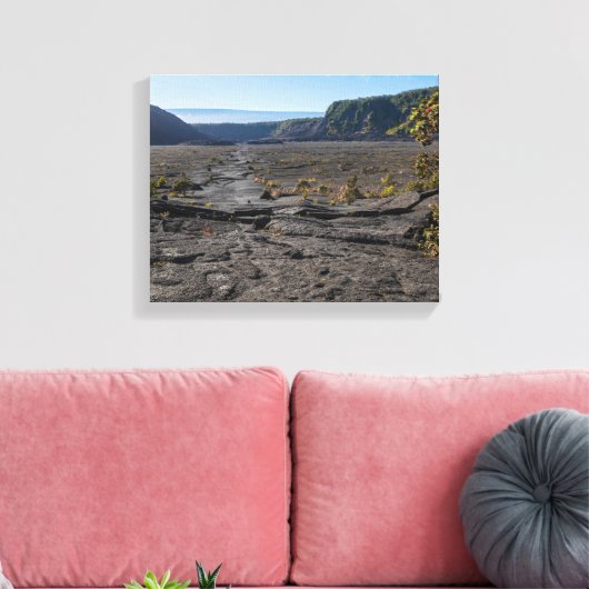 キラウエアの乾燥溶岩ベッドの上にイキクレーター キャンバスプリント (インサイチュ (リビング))
