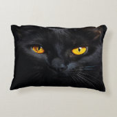 キラキラした黄色い目をした黒猫 アクセントクッション (裏面)