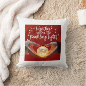 キラキラ光の下で一緒に – フェスティバルの輝き クッション (ブランケット)