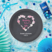 キラキラ輝くピンクのハートの後で幸せ結婚に ペーパープレート (パーティー)