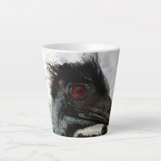 キラキラ輝く目をしたEmu カフェラテマグ (正面)
