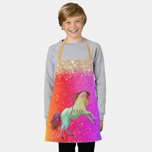 キラキラ輝く虹のユニコーンパーソナライズされた エプロン (着用した状態)