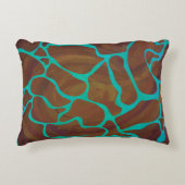 キラフェブラウンとティール(緑がかった色)プリント アクセントクッション (正面)