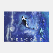 キラークジラが青い満月の夜をフォーマット ドアマット (正面)