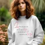 キリスト教のスウェットシャツ Tシャツ<br><div class="desc">キリストシンプル教の聖なる書物、 経典引用文の芸術のスウェットシャツとバイブルの聖句"あなたの心と心の全てとあなたの魂とあなたの神の主を愛しなさい。- Matthew 22:37"ミックス書道と赤と黒のミニマルタイポグラフィ。このトレンディーモダン、信仰のデザインは完璧な贈り物とファッション声明である。#christian #religion #scripture #faith #bible #jesus</div>