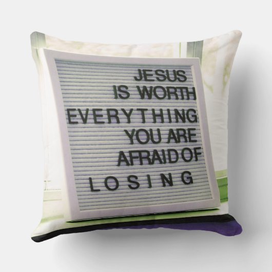 キリスト教の印は何でもイエスの価値がある クッション (裏面)