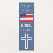 キリスト教の愛国者は十字架のフラッグクネエルのために立つ ヨガマット (正面)