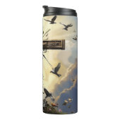 キリスト・クロスが鳩の花をアセンズ タンブラー (回転右)