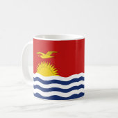キリバス国旗の愛国的なマグカップ コーヒーマグカップ (正面左)
