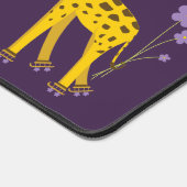 キリンおもしろいローラースケート動物パープルガーリー デスクマット (コーナー)