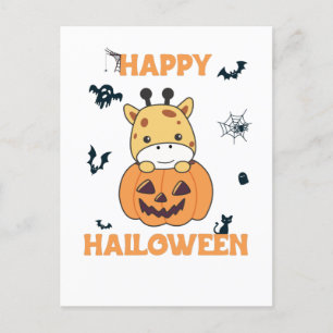 キリンがカボチャの中に座っている ハロウィンのカボチャの幽霊の中のキリンはかわいい、ハロウィンのため シーズンポストカード