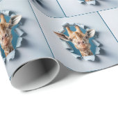 キリンが引き裂かれた紙の穴から現れる ラッピングペーパー (ロールコーナー)