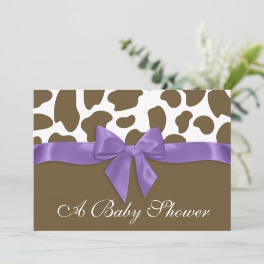 キリンのスポットとパープルボウ赤ちゃんシャワー 招待状 (スタンド正面)