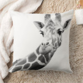 キリンの白黒ポートレート クッション (ブランケット)
