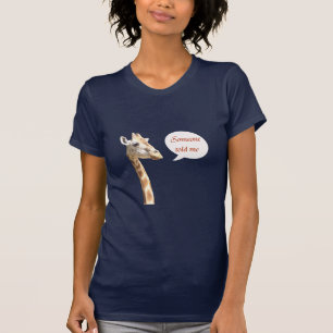 キリンの頭部および首のポートレート。 ユーモア Tシャツ