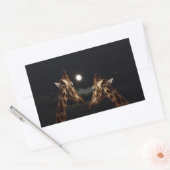 キリンは月明かりの中で愛している。 長方形シール (封筒)