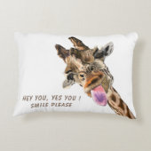 キリンよくはしゃぐ舌アウトアクセント枕 – スマイル アクセントクッション (裏面)