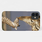 キリンキスをするベビーキリン Case-Mate iPhoneケース (裏面(横))