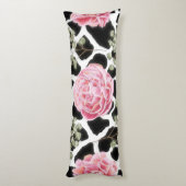 キリンプリント白黒とピンクのバラ ボディピロー (裏面 (縦))
