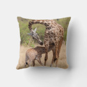 キリン母とケニアベビー クッション (裏面)