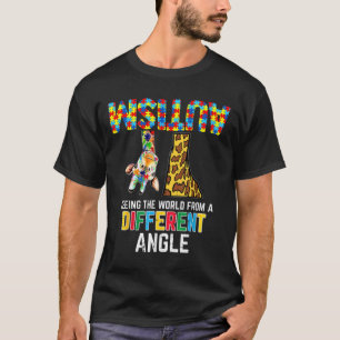 キリン自閉症が世界を見違うるアワーン Tシャツ