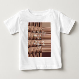 キリン・サファリ・ハクナ・マタタを織り上げて ベビーTシャツ